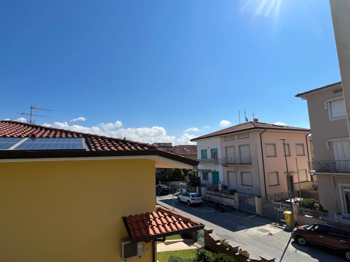 Villa Sophia Mare 1 Λίντο ντι Καμαϊόρε Εξωτερικό φωτογραφία